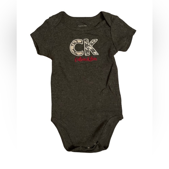 Calvin Klein onsie lot - 0-3M (5 pieces) - Picture 6 of 6